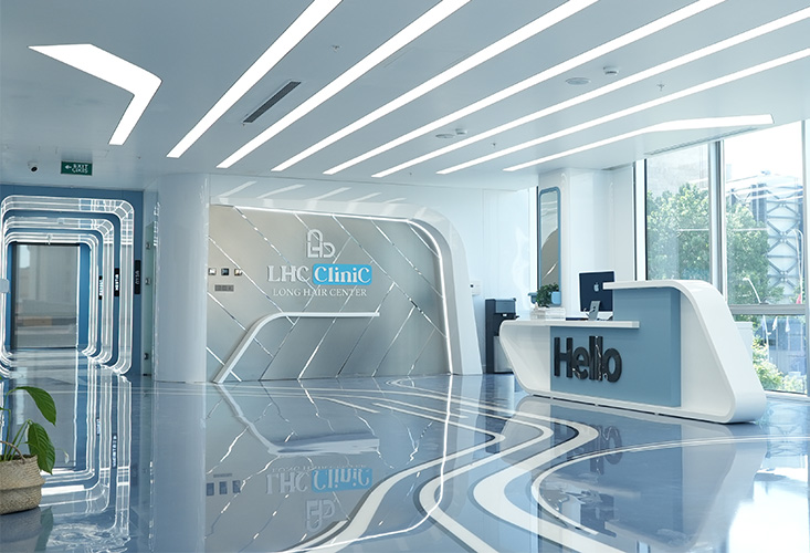 Ünlü Türk Erkekler Neden Saç Ekimi İçin Long Hair Center’ı Seçiyor?